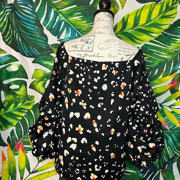 $69 Halogen Nordstrom Medium Gathered Ruched Sleeve Black Abstract Blouse - Picture 4 of 7